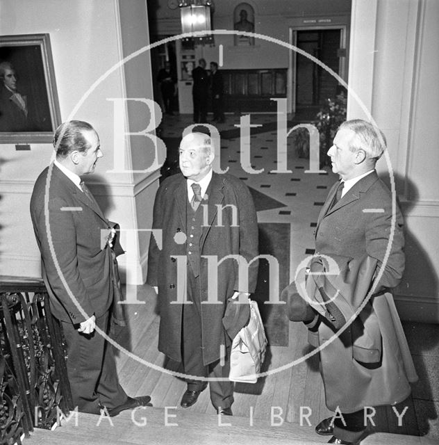 Sir John Betjeman arrives at the Guildhall, Bath to talk to the Institute of Bankers 1971