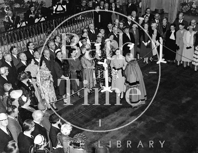 The Queen with Mayor Sydney Arthur Smith inside the Pump Room, Bath 1956