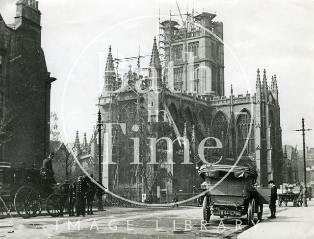 Bath Abbey having its pinnacles replaced in 1906