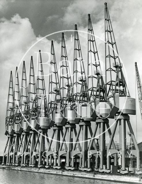 10 DD2 Cargo Handling Cranes in the Port of London c.1962