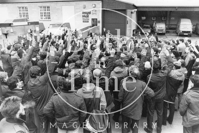 Posties voting to strike at the Post Office, Bath 1988