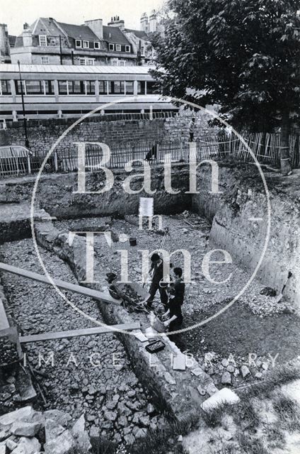 Archaeologists discovering 4th century cobbles, Julian Road, Bath 1986