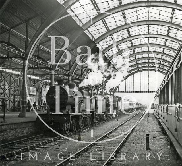 Engine 568 at the platform at Green Park Station, Bath c.1947