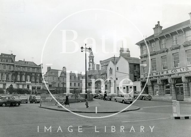 Sawclose, looking towards the Theatre Royal and Garrick's Head, Bath c.1960