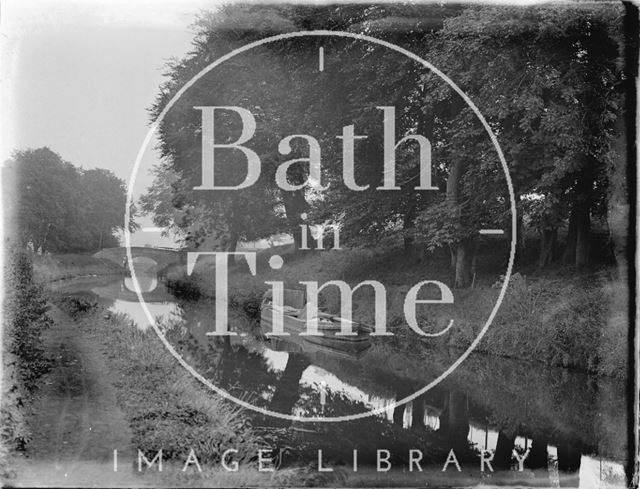 Narrow boat on the Kennet and Avon Canal, Bathampton c.1920