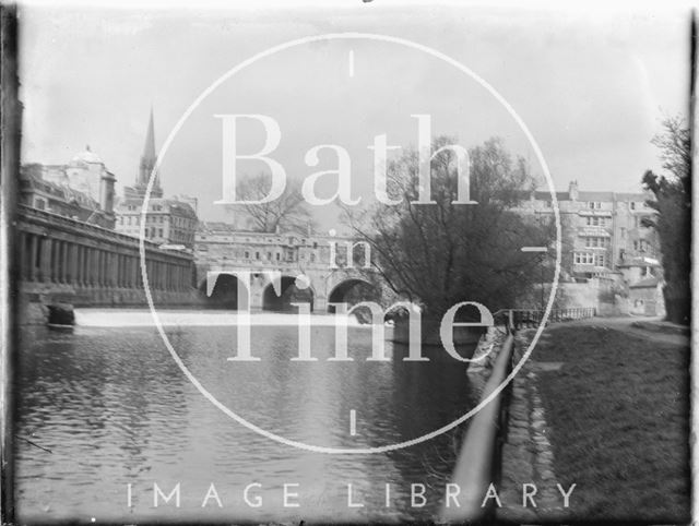 Pulteney Bridge and River Avon c.1950s