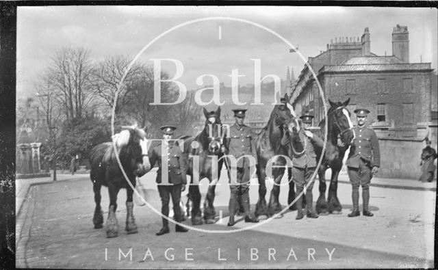 Troops and horses at Raby Place, Bathwick Hill, Bath, 1915