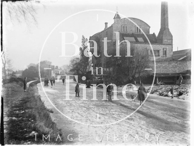 The frozen Kennet and Avon Canal, Bathampton c.1920