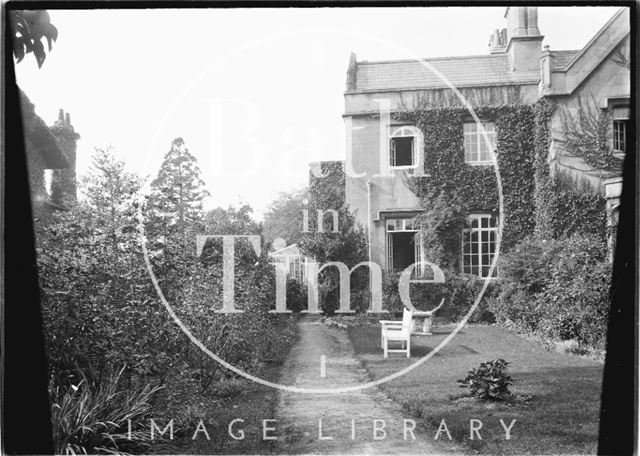 An unidentified back garden, thought to be Sydney Buildings, Bath c.1920