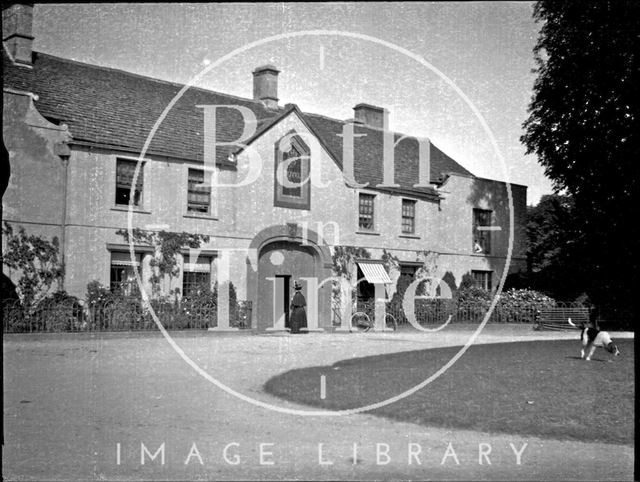 Portcullis Hotel, Badminton, Gloucestershire c.1900