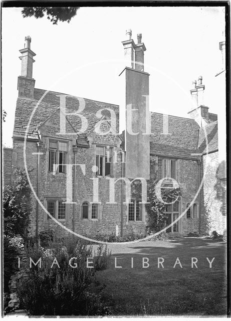 Large chimney, Cold Ashton Manor, Gloucestershire c.1937