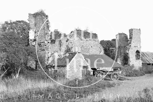 Ruined building with cart in farmyards, Yate Court, Gloucestershire 1938