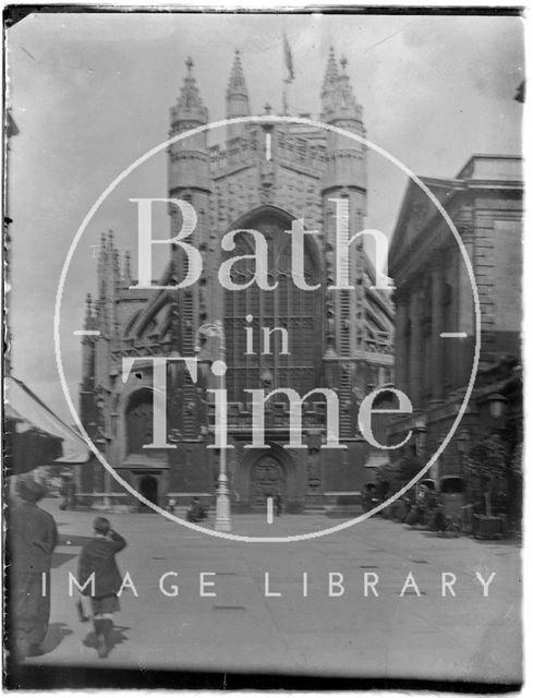 The west door at Bath Abbey from Abbey Church Yard c.1950