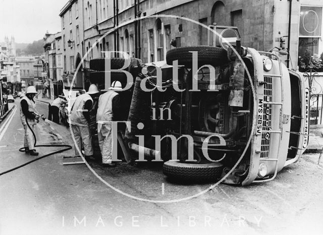 Lorry crash at the junction between Broad Street and Lansdown Hill, Bath 1985