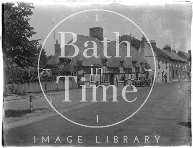 Thatched cottage at Fordingbridge, Hampshire c.1920