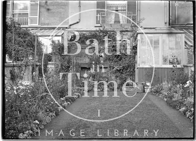 The back garden of 32, Sydney Buildings, Bath c.1915