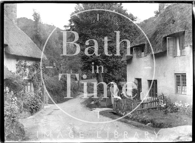 Thatched Cottages at the end of Park Street in Dunster, Somerset c.1910