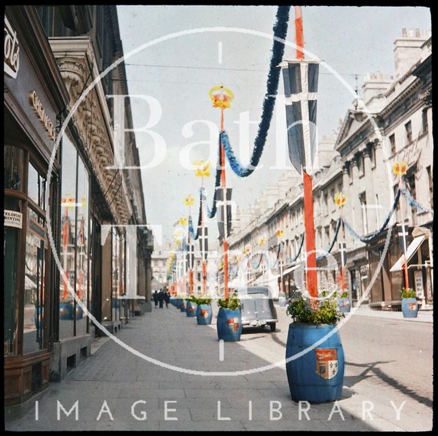 Dufaycolor view looking up Milsom Street, Bath 1937