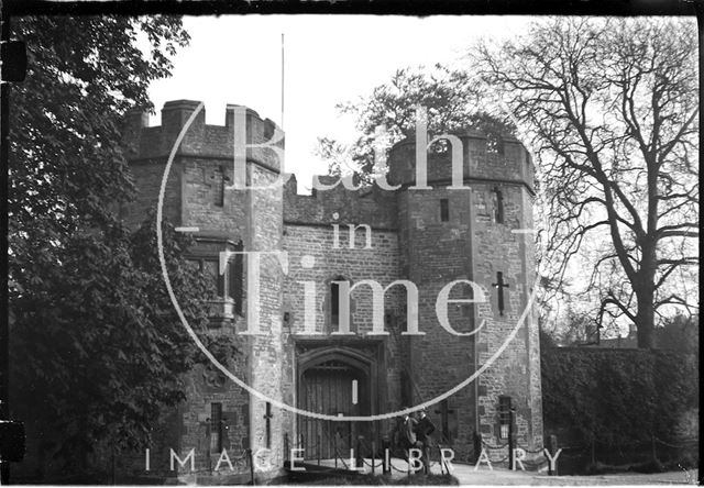 The drawbridge and gatehouse, Bishop's Palace, Wells, Somerset c.1900