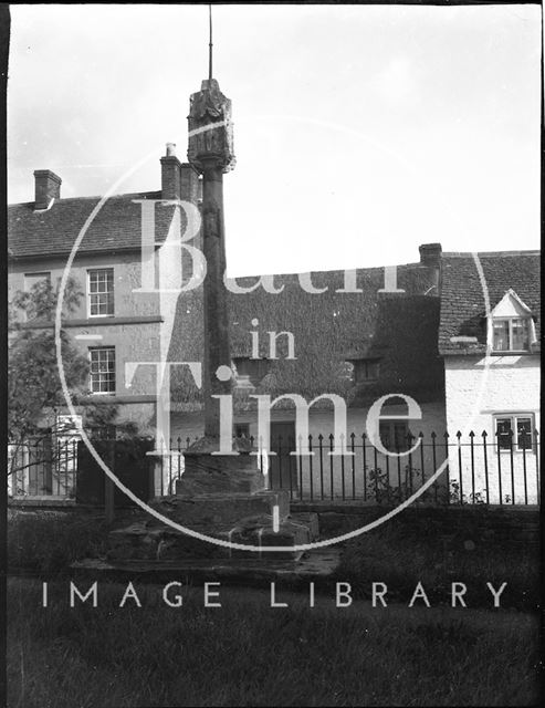 Churchyard Cross at St. Mary, Cricklade, Wiltshire c.1900