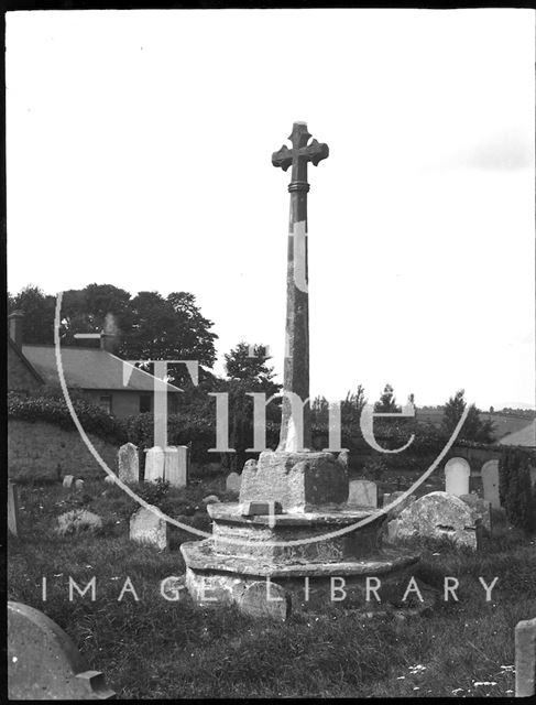 An unidentified churchyard cross c.1900