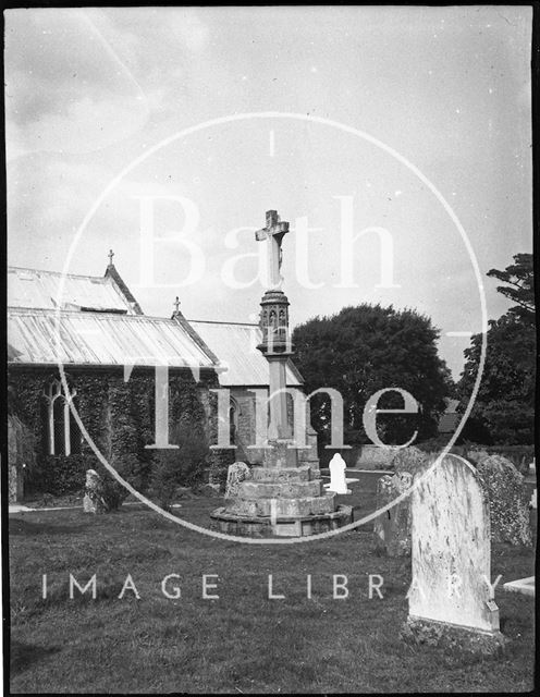 An unidentified churchyard cross c.1900