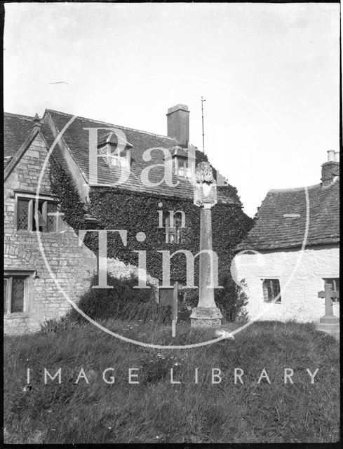 Churchyard cross, Church of St. Sampson, Cricklade, Wiltshire c.1900