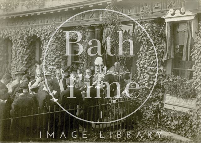 Lord Robert unveiling tablet to Clive of India at 14, The Circus, Bath 1902