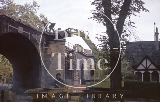 Demolishing Brunel's Railway Bridge, Pulteney Road, Bath 1974