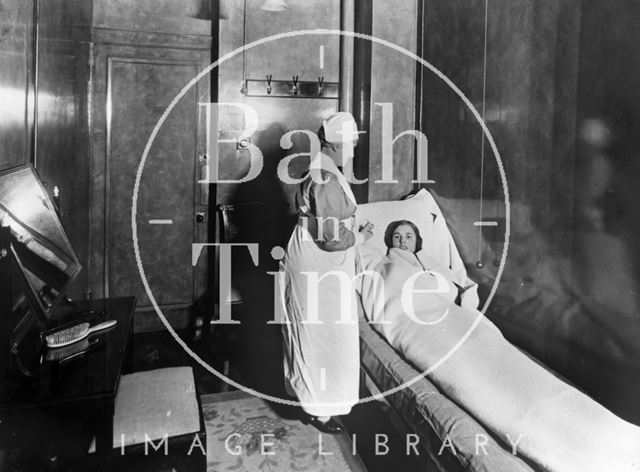 Treatment at the New Private Baths, Bath c.1914