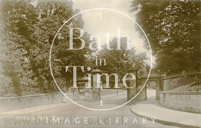 Entrance to Royal Avenue, Royal Victoria Park, Bath c.1912