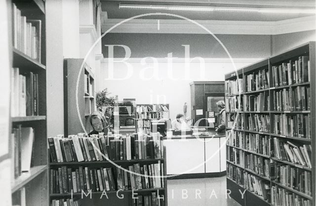 Bath Municipal Lending Library, Bridge Street - issue desk 1990 prior to move to podium