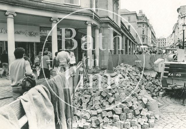 Stone setts being laid in Stall Street, Bath 1988