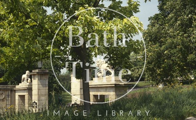 Royal Victoria Park entrance and gate lions, Bath 1992