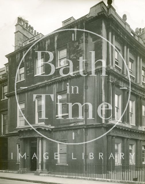 The corner of Brock Street and the Circus, Bath c.1950?