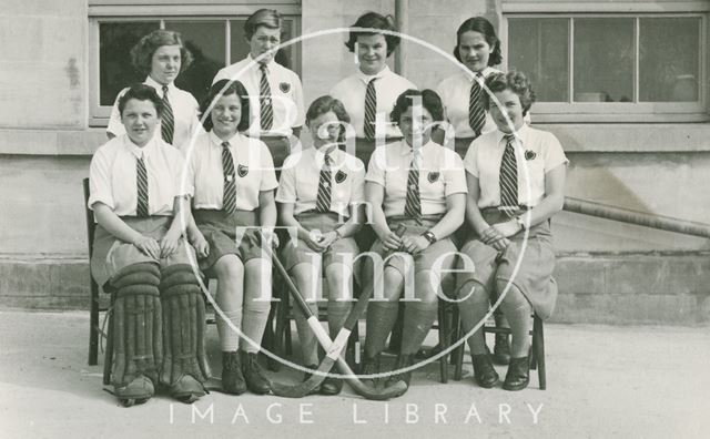 Unidentified girls hockey team, probably from Bath c.1930