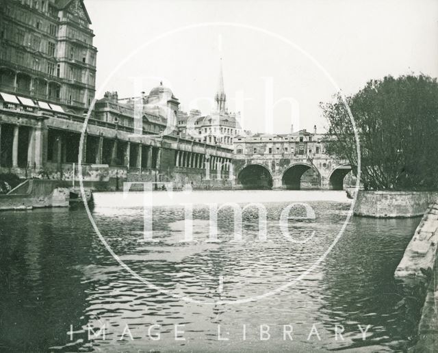 Pulteney Bridge, the Colonnade and weir under Newmarket Row, Bath c.1906