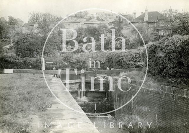 Disused lock in the Kennet and Avon Canal at Widcombe, Bath c.1914