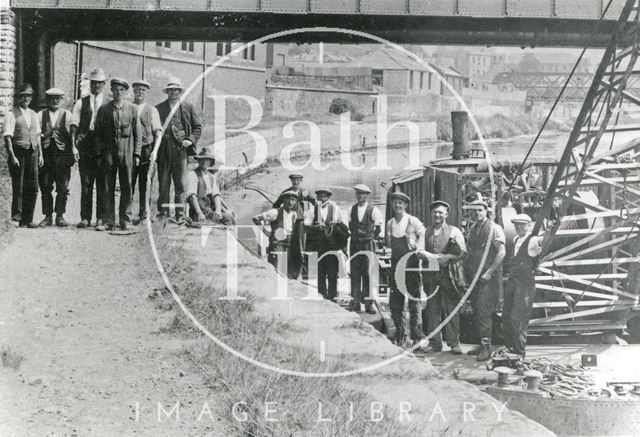 The Iron Duke dredger on the River Avon 1933