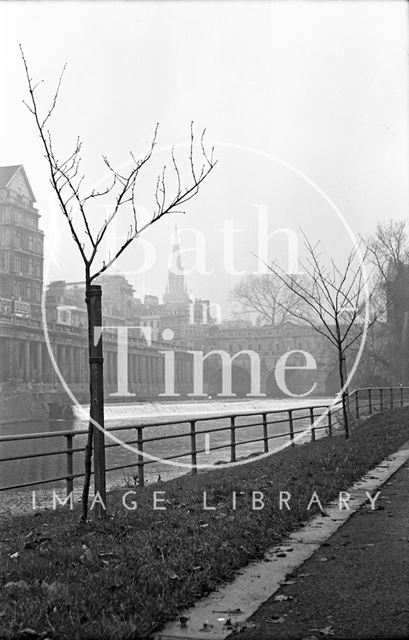 View of Grand Parade and Pulteney Bridge, Bath c.1960