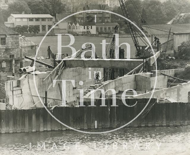 The construction of the flood defence scheme at Pulteney Weir, Bath 1971