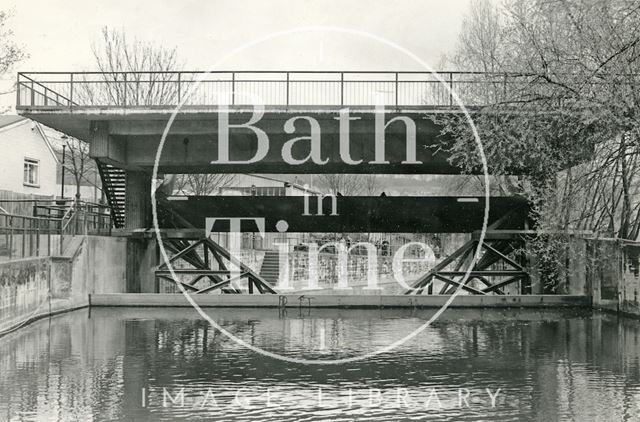 The sluice and platform at Pulteney Weir, Bath 1985