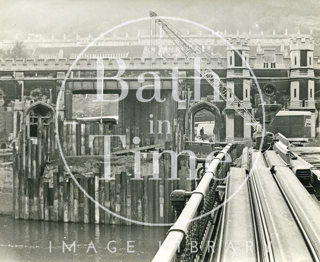 Building the new footbridge and preparing for the demolition of the Old Bridge, Bath 1964