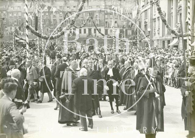 The Marquess of Bath removing the tolls at Cleveland Bridge, Bath 1929