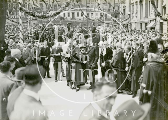 The Marquess of Bath removing the tolls at Cleveland Bridge, Bath 1929