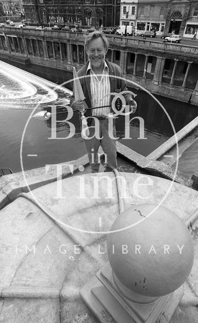 Affixing the weather vane on Pulteney Bridge, Bath 1992