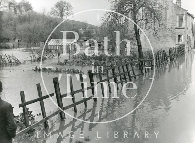 The flooded Yewmead Cottages, Brassmill Lane, Bath 1960