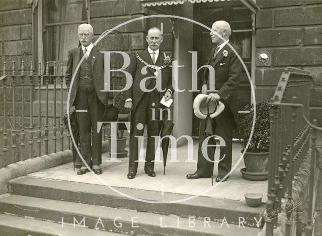 Unveiling memorial tablet to William Smith outside 29, Great Pulteney Street, Bath 1926