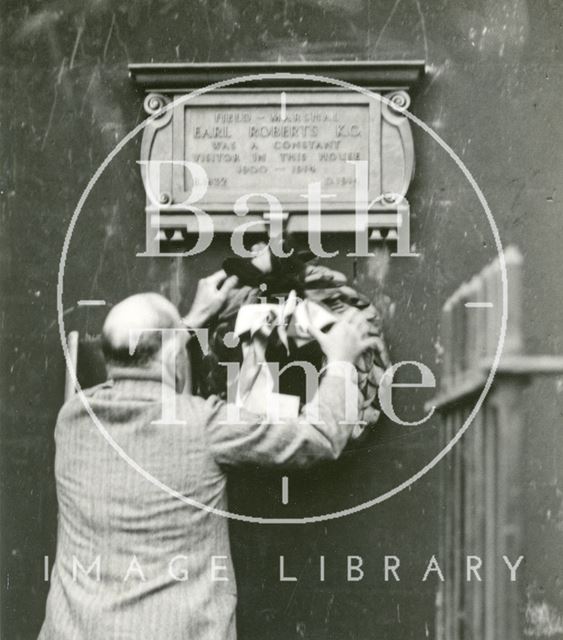 Unveiling a Plaque to Lord Roberts at 9, Queen's Parade, Bath 1934