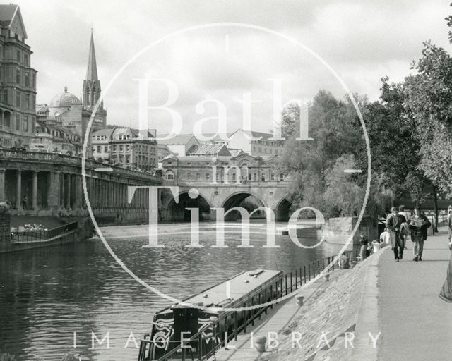 Classic picturesque view of Grand Parade, River Avon and Pulteney Bridge, Bath 1990